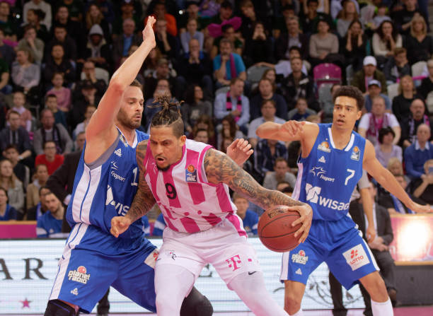 不可动摇的 不可动摇的